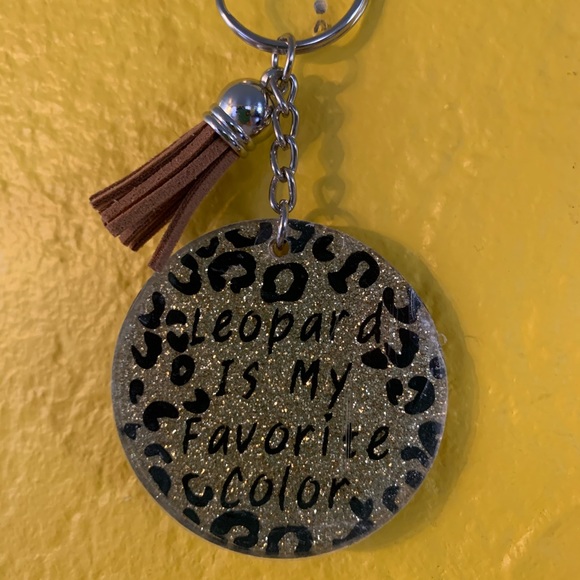 Leopard Keychain - Picture 2 of 3